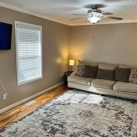 Apartamento Comfy King Bed Townhouse With Outdoor Sitting Area Guntersville Exterior foto