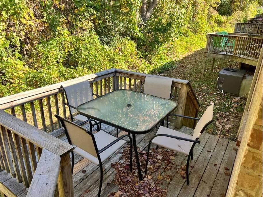 Apartamento Comfy King Bed Townhouse With Outdoor Sitting Area Guntersville Exterior foto